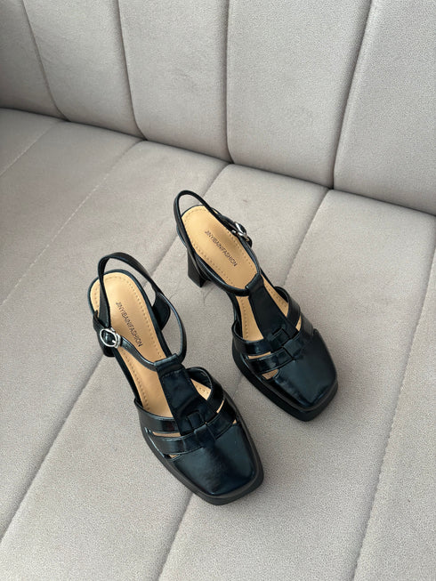 Women Vintage Close Square Toe Strap Block Heels